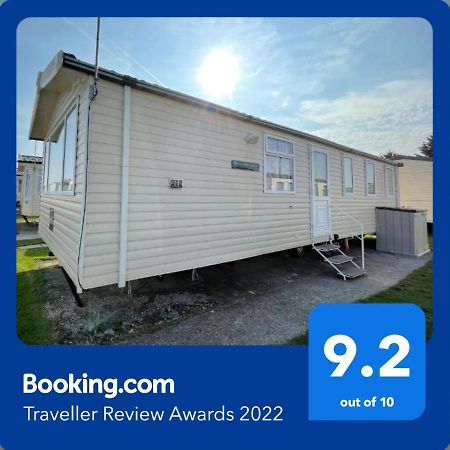 Cozy Private Static Caravan At Llyons Robin Hood - Silver Birch Way 11 Villa Rhyl Exterior photo