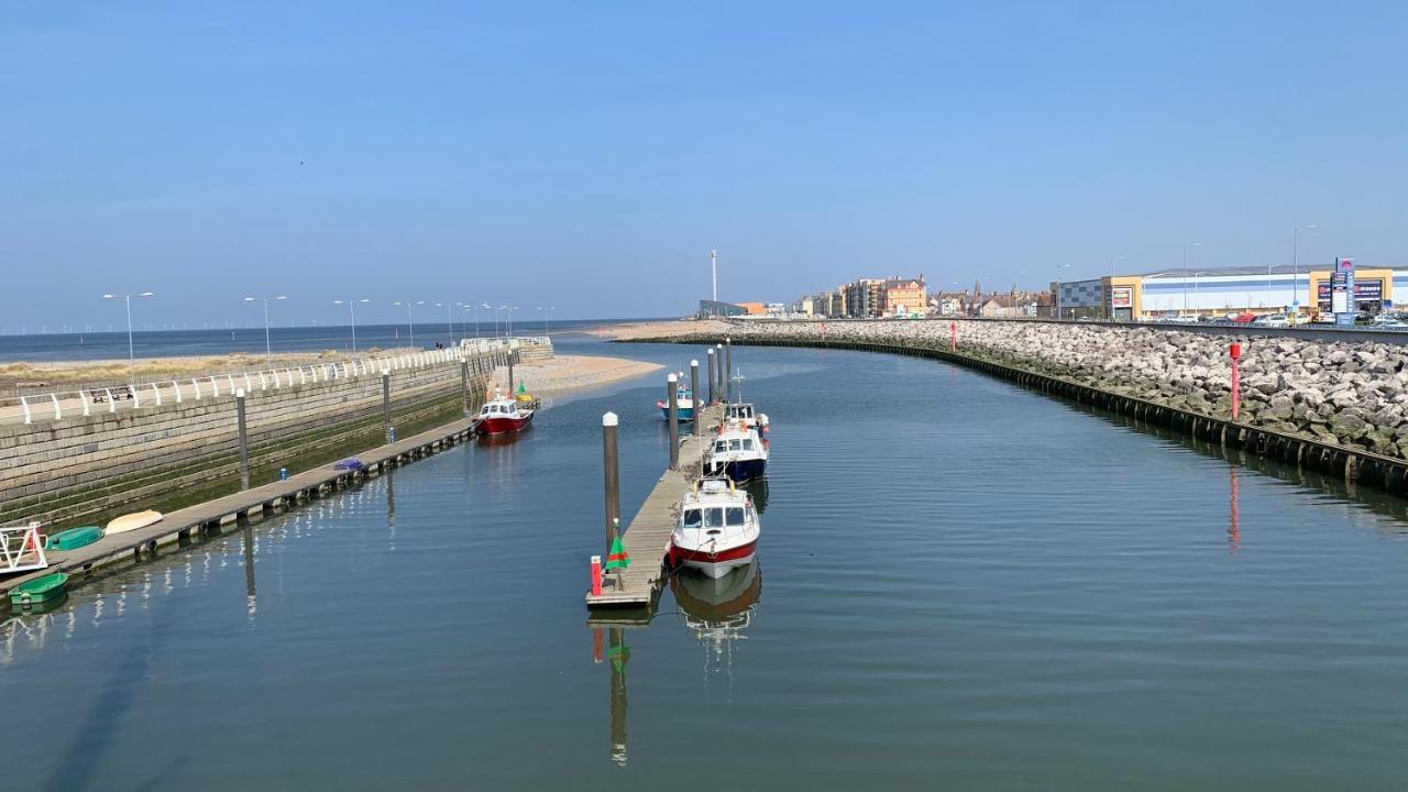 Cozy Private Static Caravan At Llyons Robin Hood - Silver Birch Way 11 Villa Rhyl Exterior photo