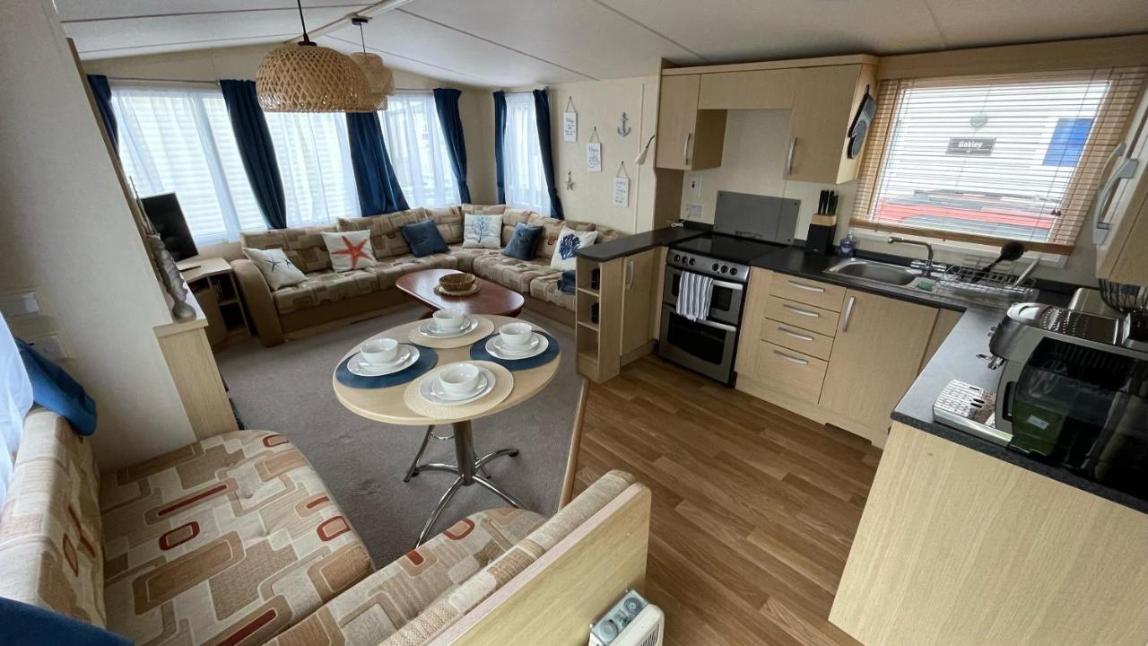 Cozy Private Static Caravan At Llyons Robin Hood - Silver Birch Way 11 Villa Rhyl Exterior photo