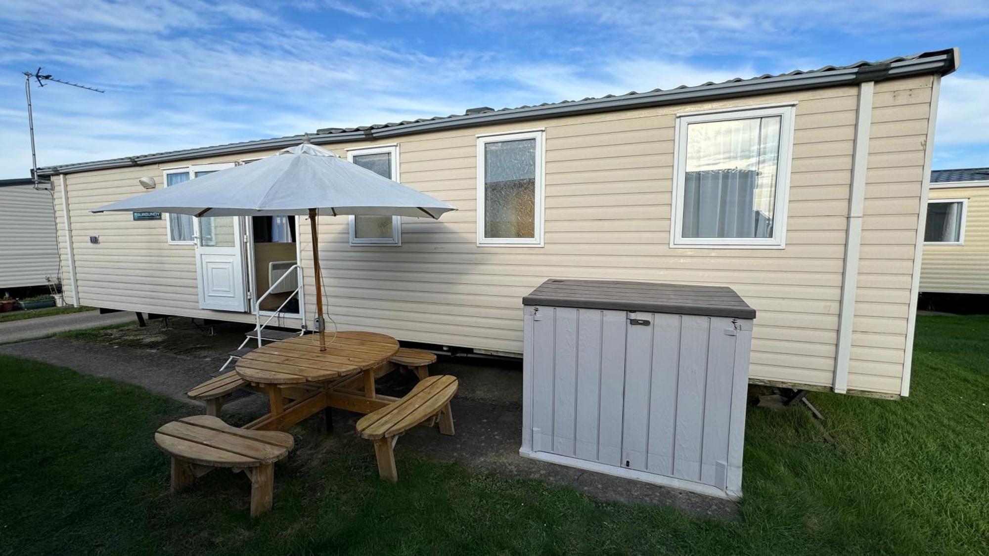 Cozy Private Static Caravan At Llyons Robin Hood - Silver Birch Way 11 Villa Rhyl Exterior photo