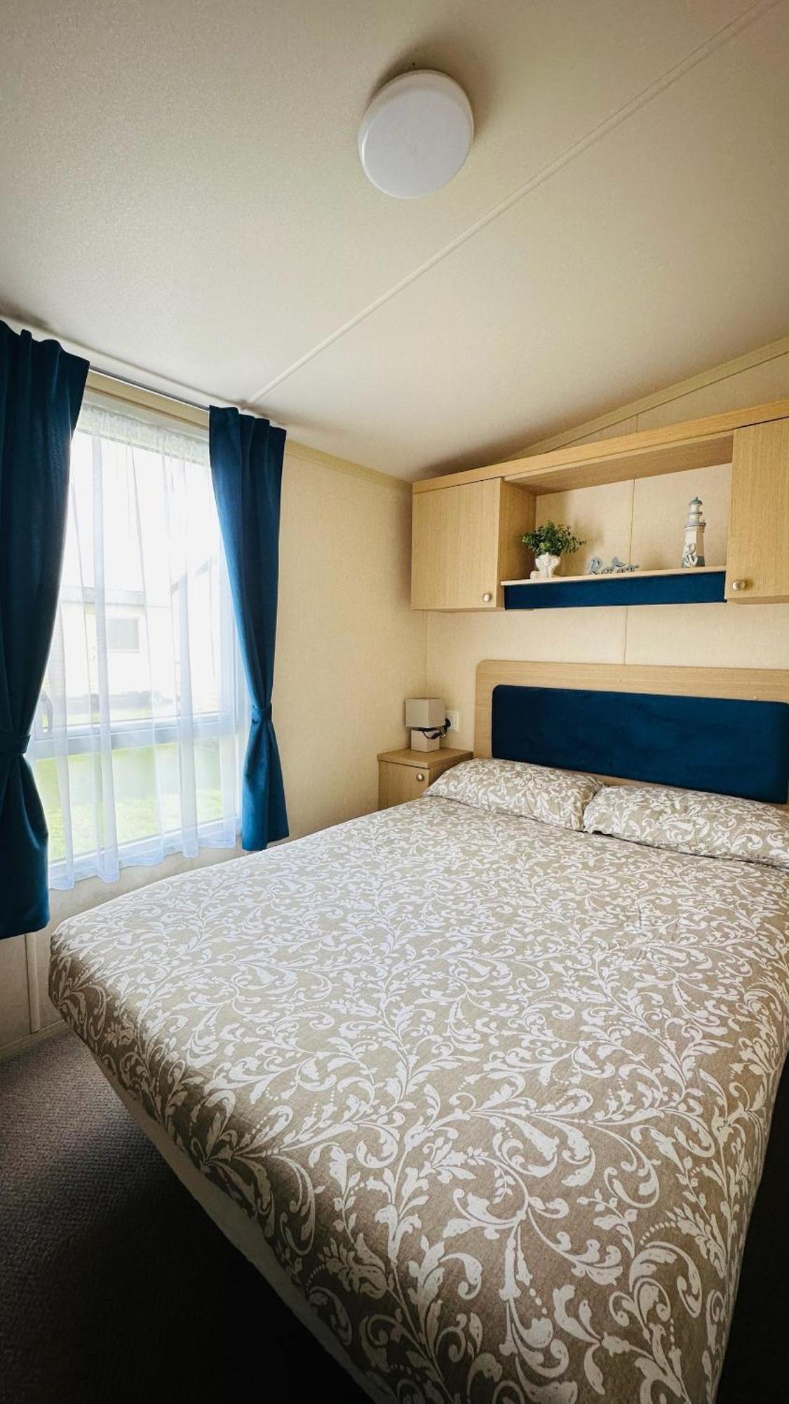 Cozy Private Static Caravan At Llyons Robin Hood - Silver Birch Way 11 Villa Rhyl Exterior photo