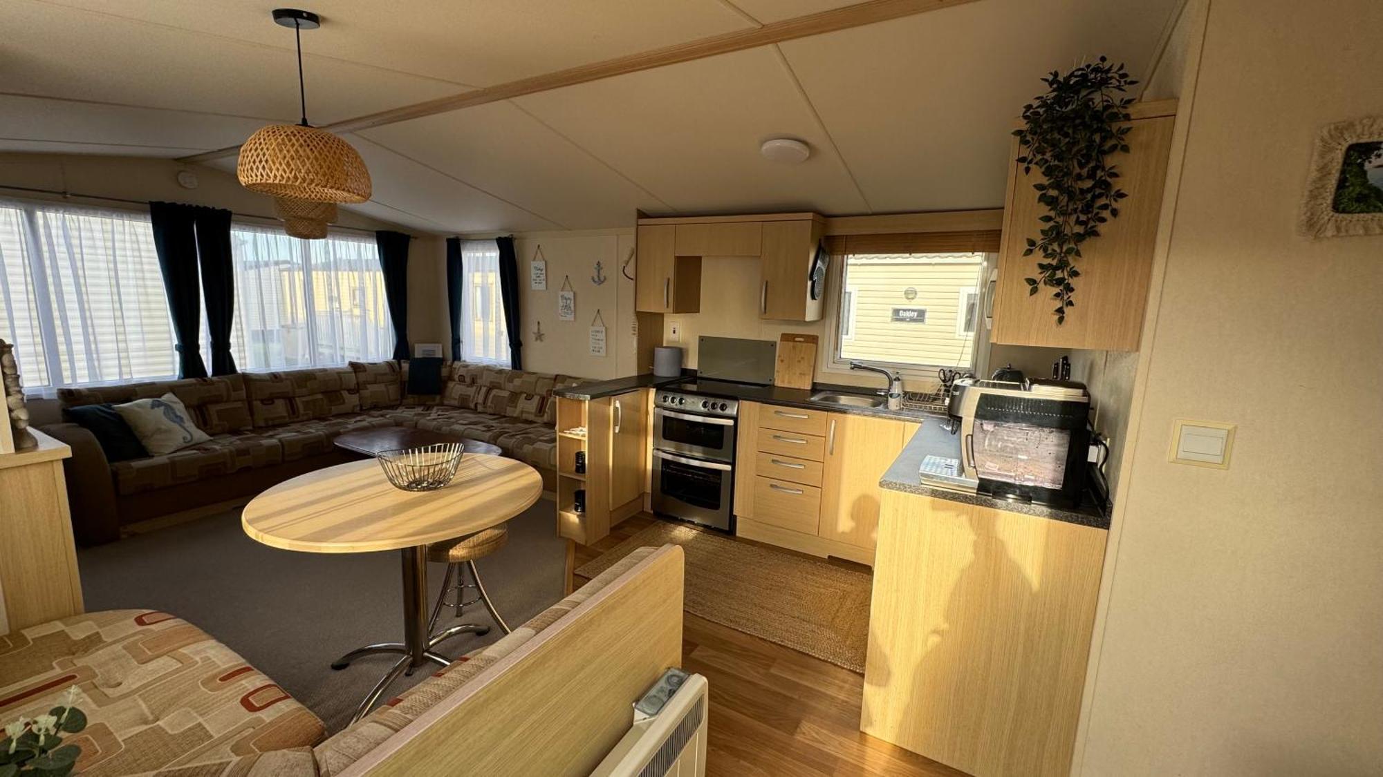 Cozy Private Static Caravan At Llyons Robin Hood - Silver Birch Way 11 Villa Rhyl Exterior photo